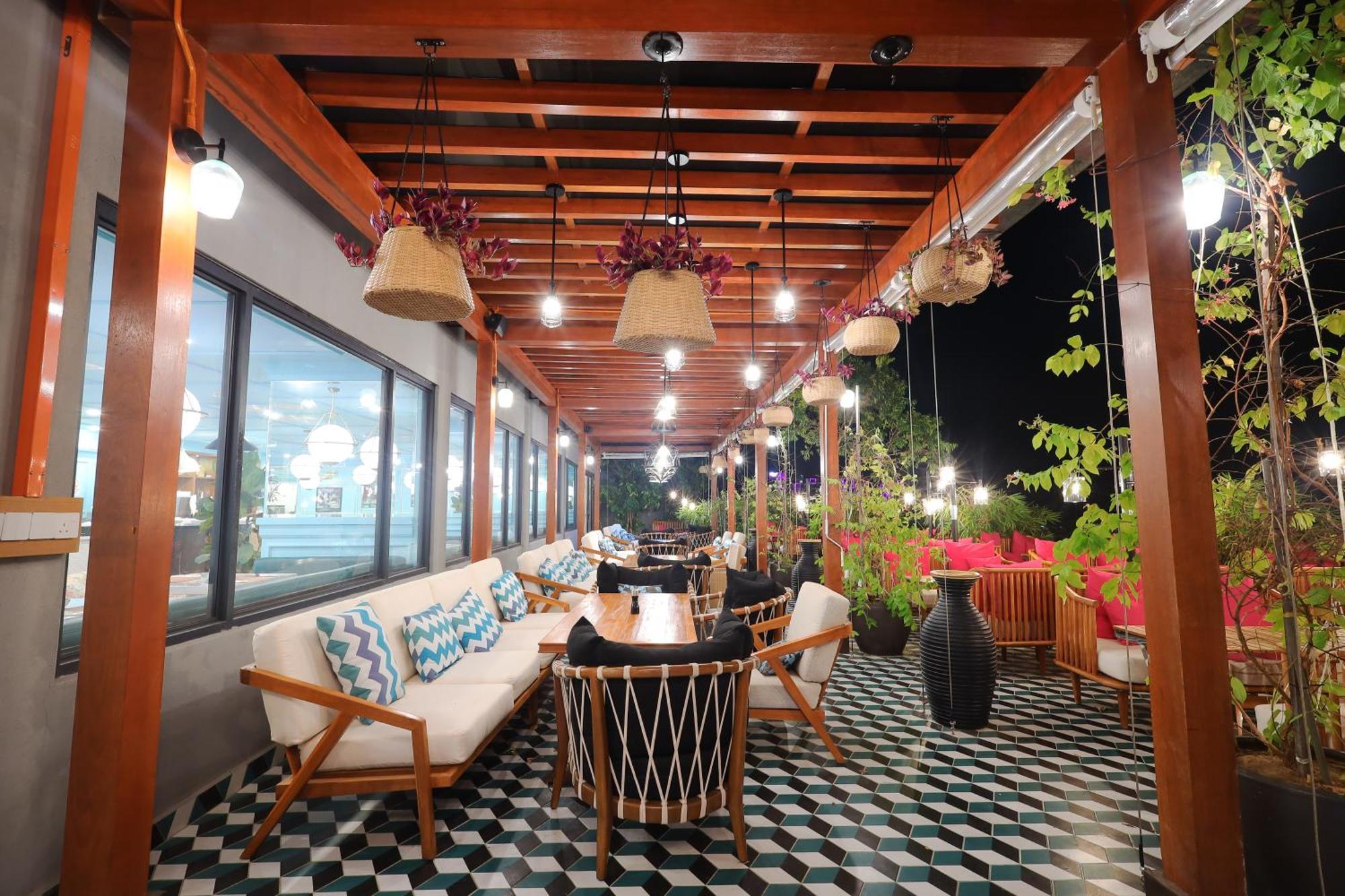 The Riyaz Lavanya Langkawi Pantai Cenang  Eksteriør bilde The interior of the restaurant