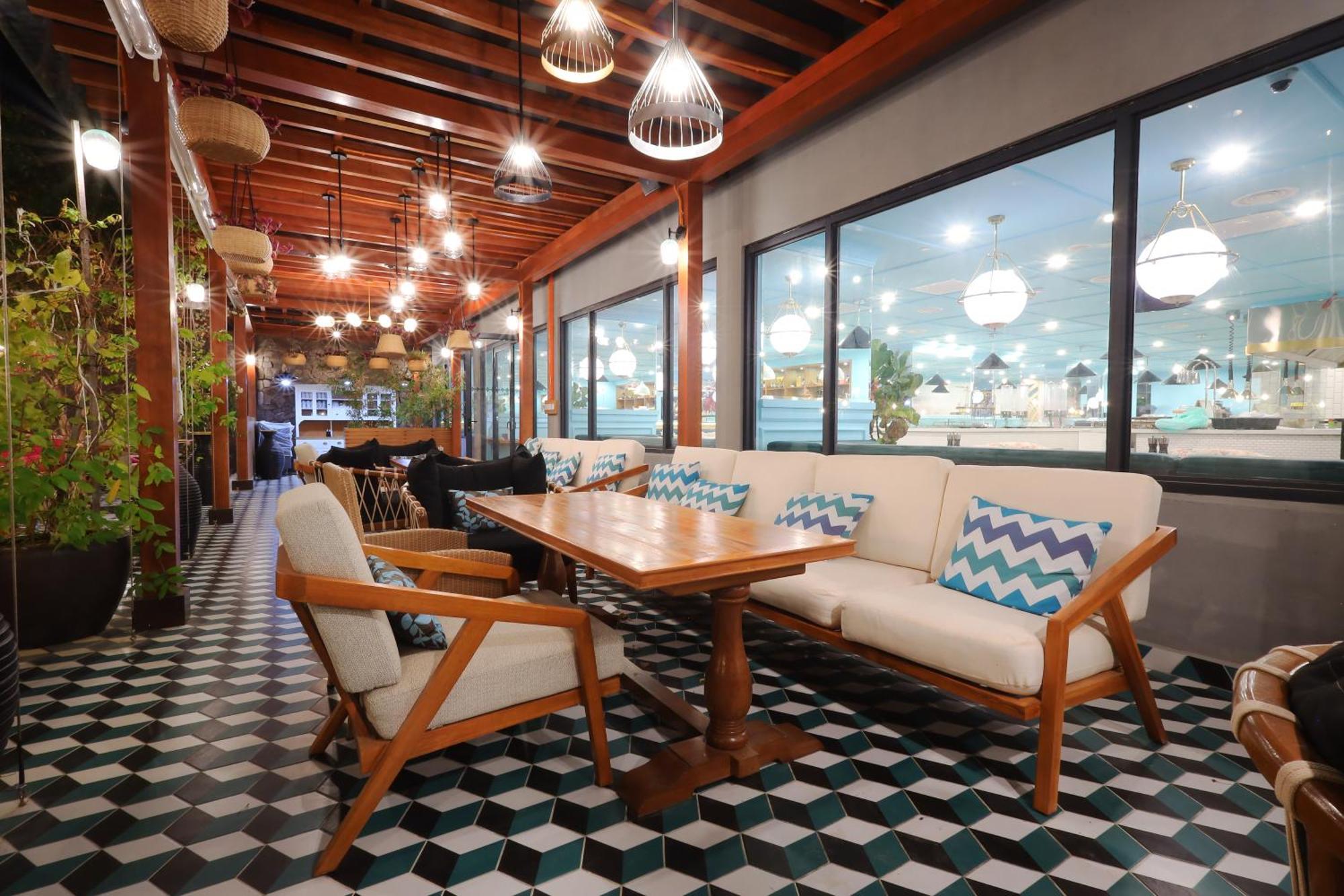 The Riyaz Lavanya Langkawi Pantai Cenang  Eksteriør bilde The interior of the restaurant