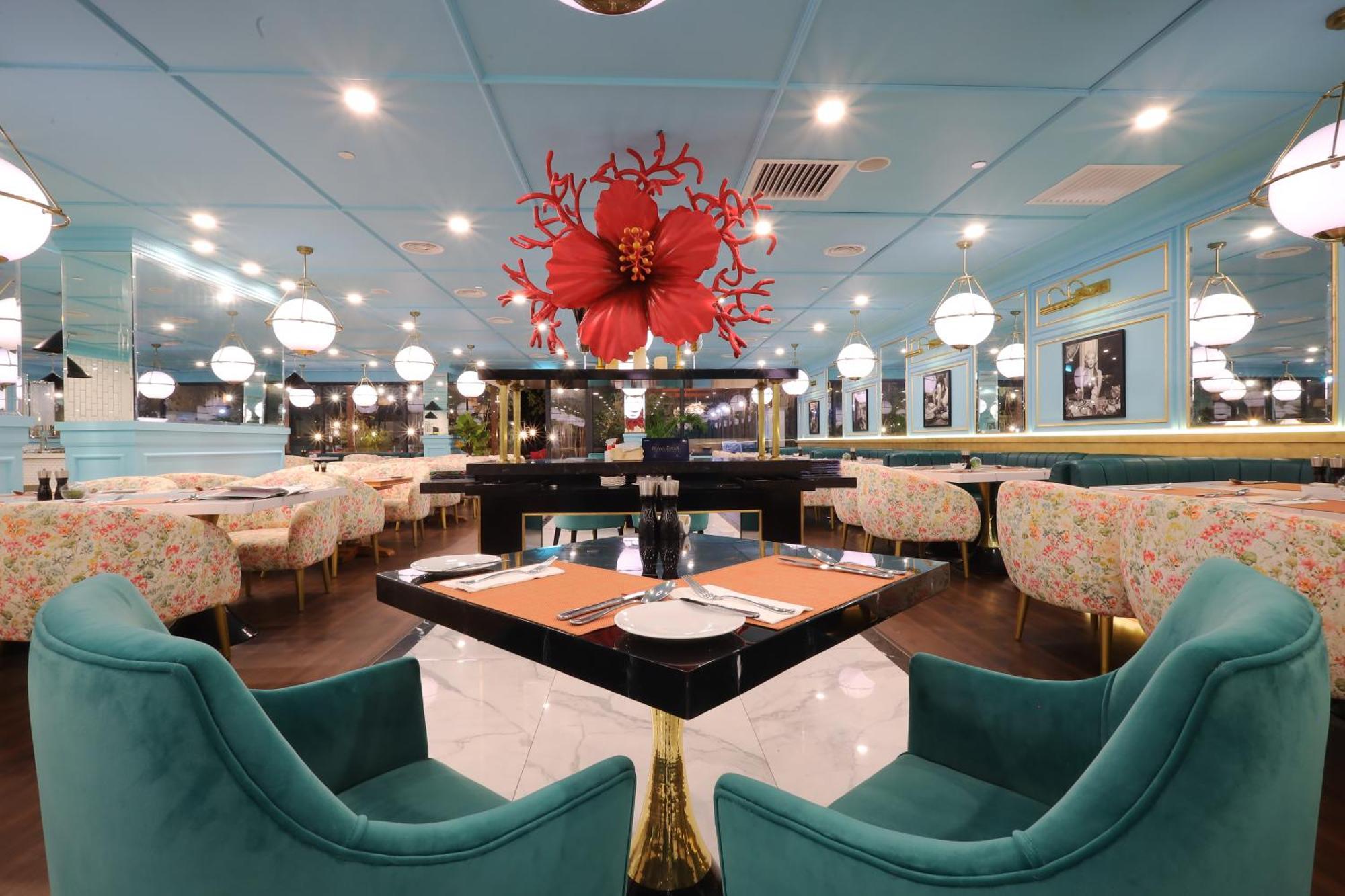 The Riyaz Lavanya Langkawi Pantai Cenang  Eksteriør bilde Interior of the restaurant