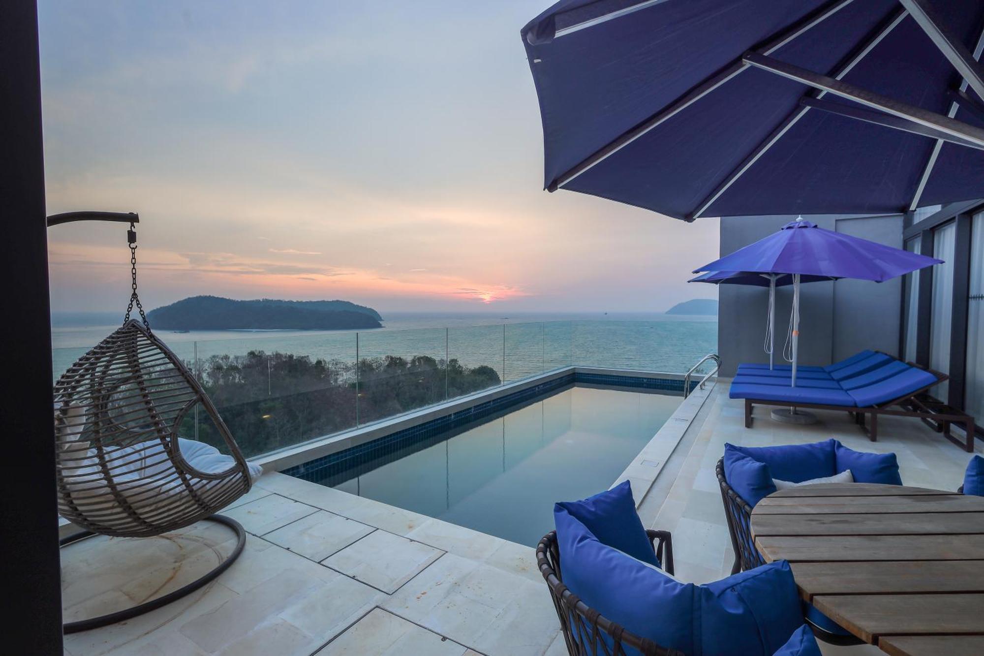 The Riyaz Lavanya Langkawi Pantai Cenang  Eksteriør bilde View from the rooftop pool