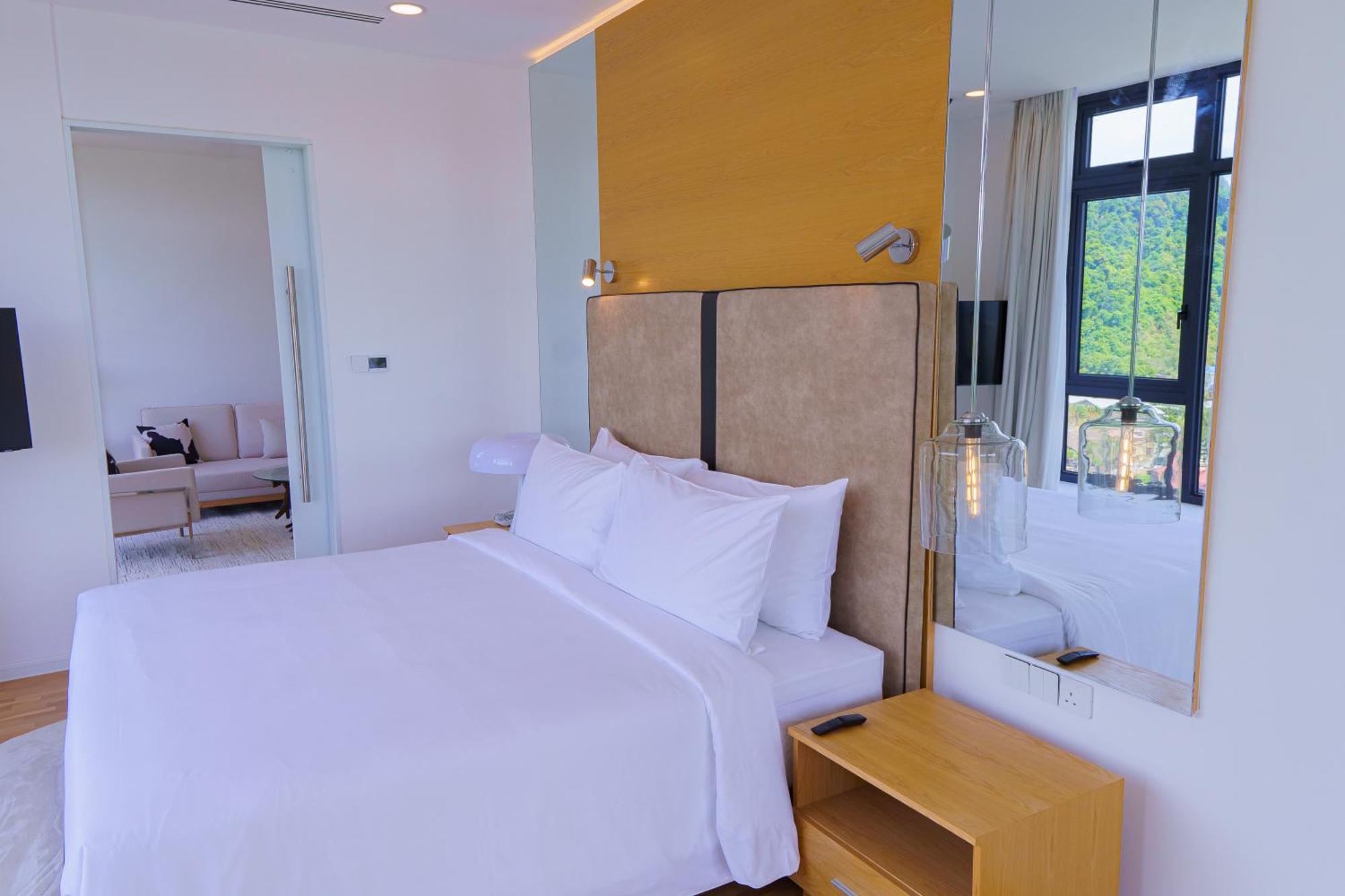 The Riyaz Lavanya Langkawi Pantai Cenang  Eksteriør bilde A bedroom at the hotel